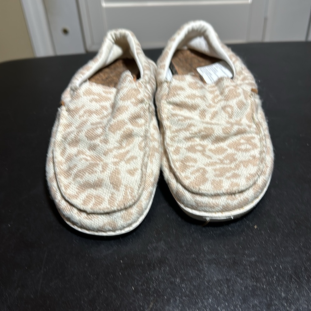 Hey dude Misty woven cheetah tan size 7 slipon loafer sneakers